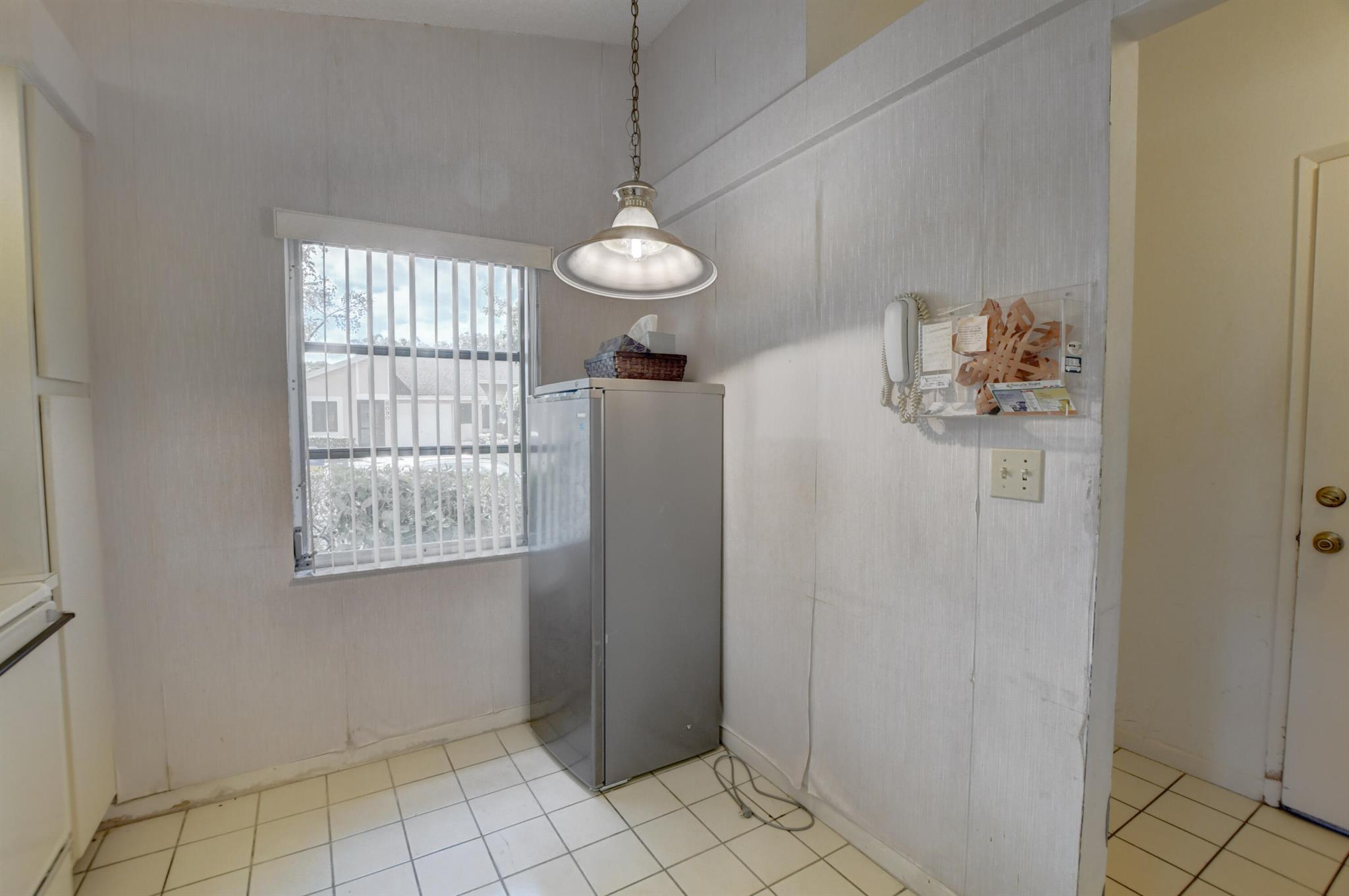 WHISPER WALK SEC C CONDO - Residential Lease
