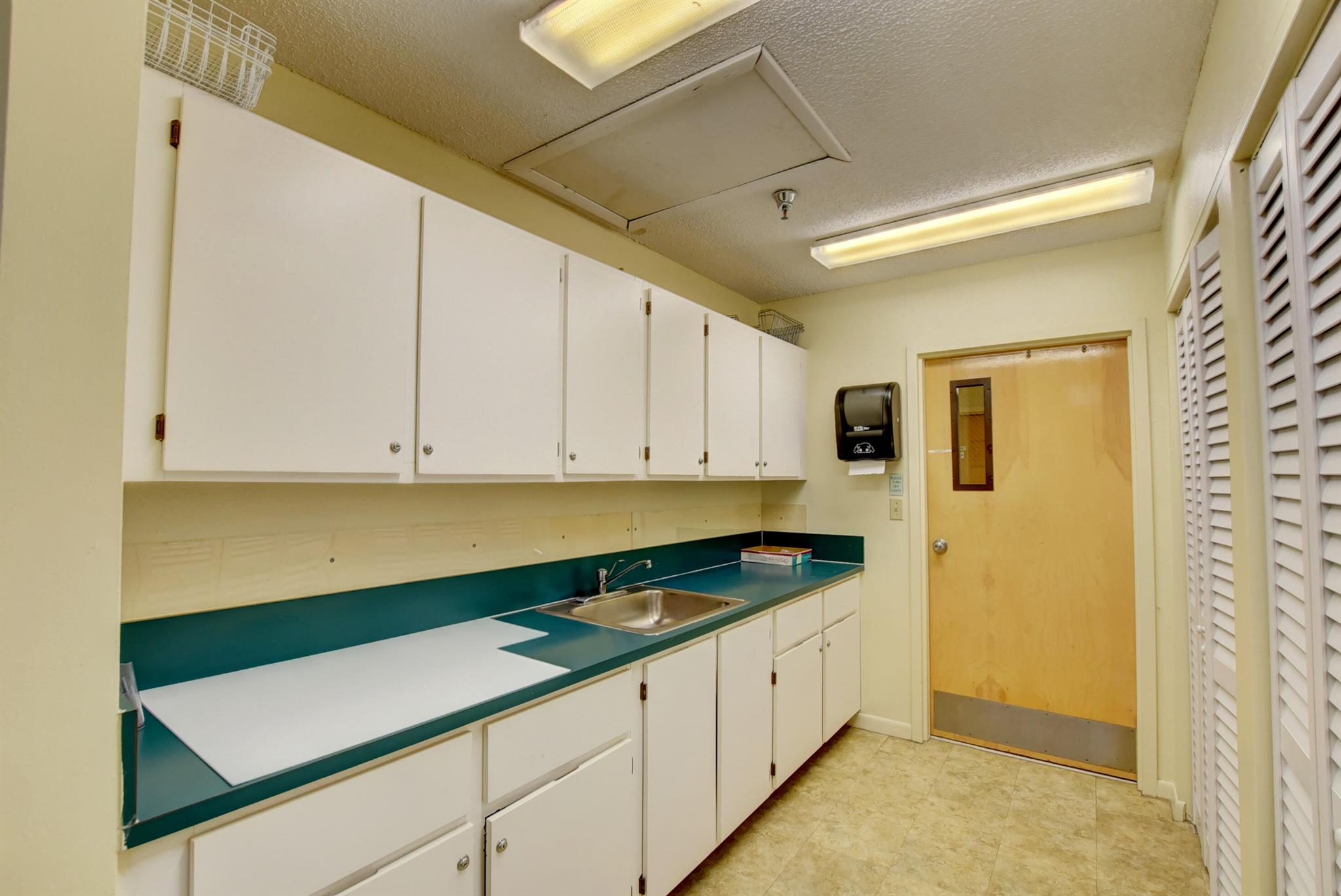 WHISPER WALK SEC C CONDO - Residential Lease