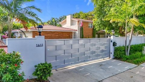 Photo of 1611 Seabreeze Blvd, Fort Lauderdale, FL 33316 (MLS # F10534414) Photo of 1611 Seabreeze Blvd, Fort Lauderdale, FL 33316 (MLS # F10534414)