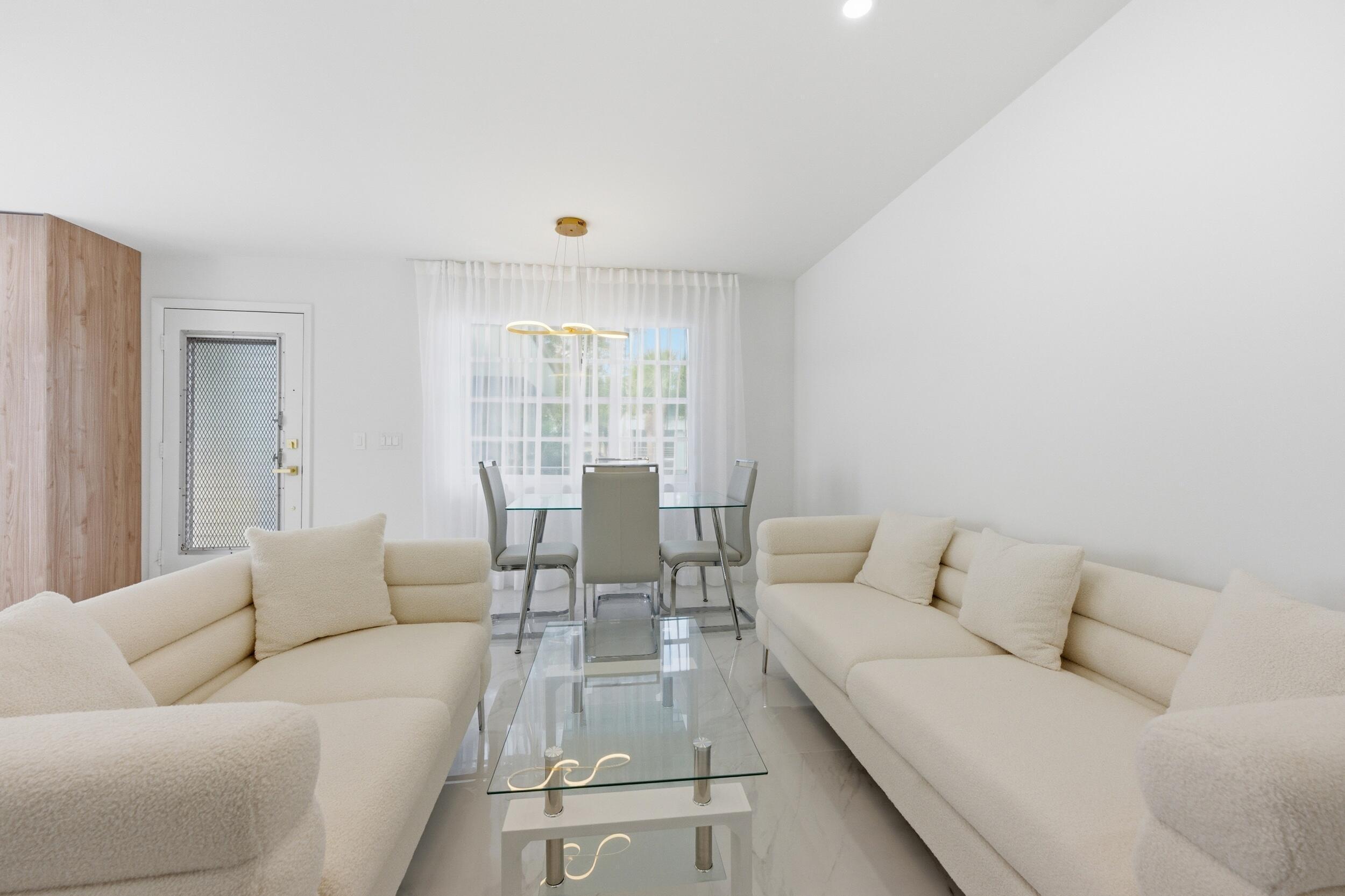 Properties 618 Normandy M