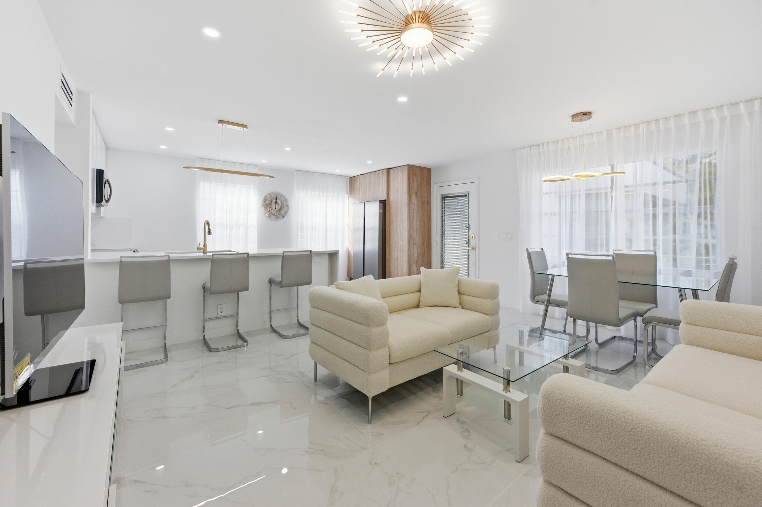 Properties 618 Normandy M