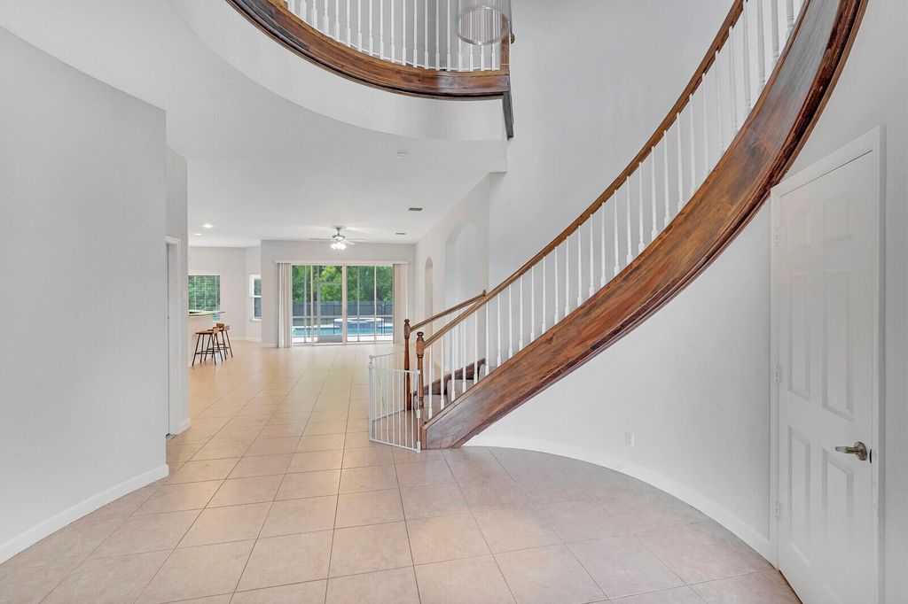 Photo of 16383 73rd Terrace N, Palm Beach Gardens, FL 33418 (MLS # R11132963)