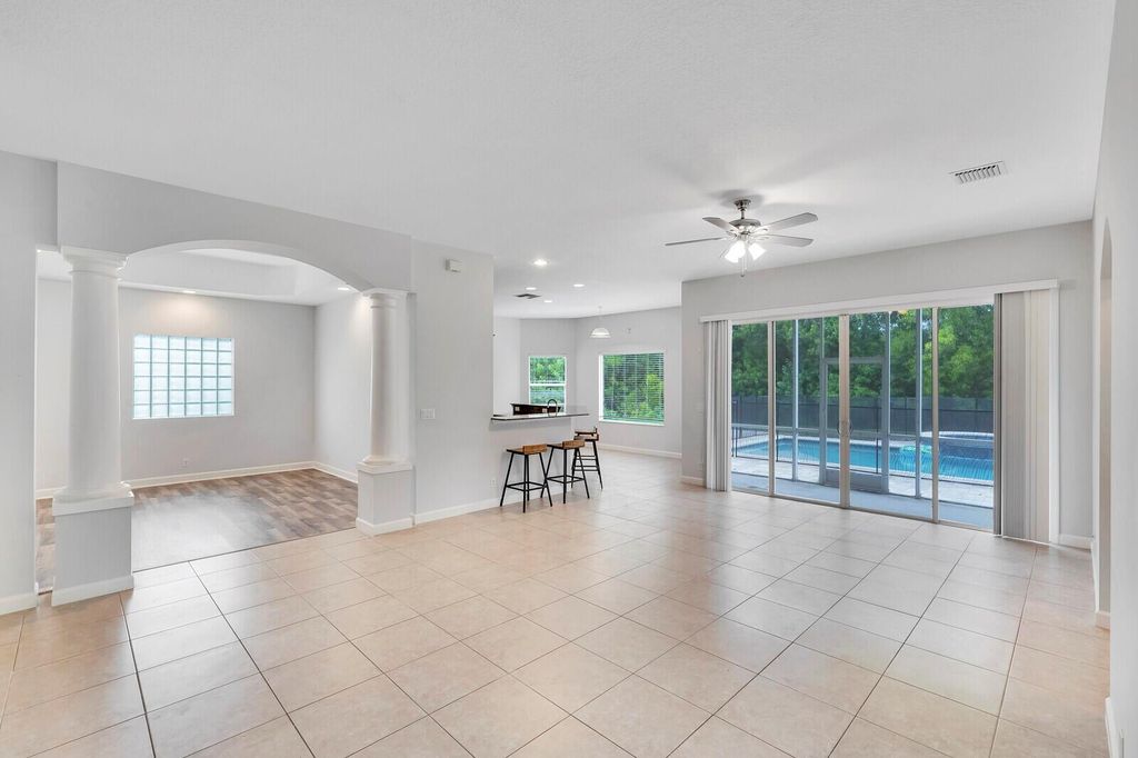 Photo of 16383 73rd Terrace N, Palm Beach Gardens, FL 33418 (MLS # R11132963)