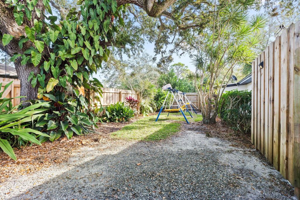 Photo of 3235 62nd Court, Vero Beach, FL 32966 (MLS # R11148559)