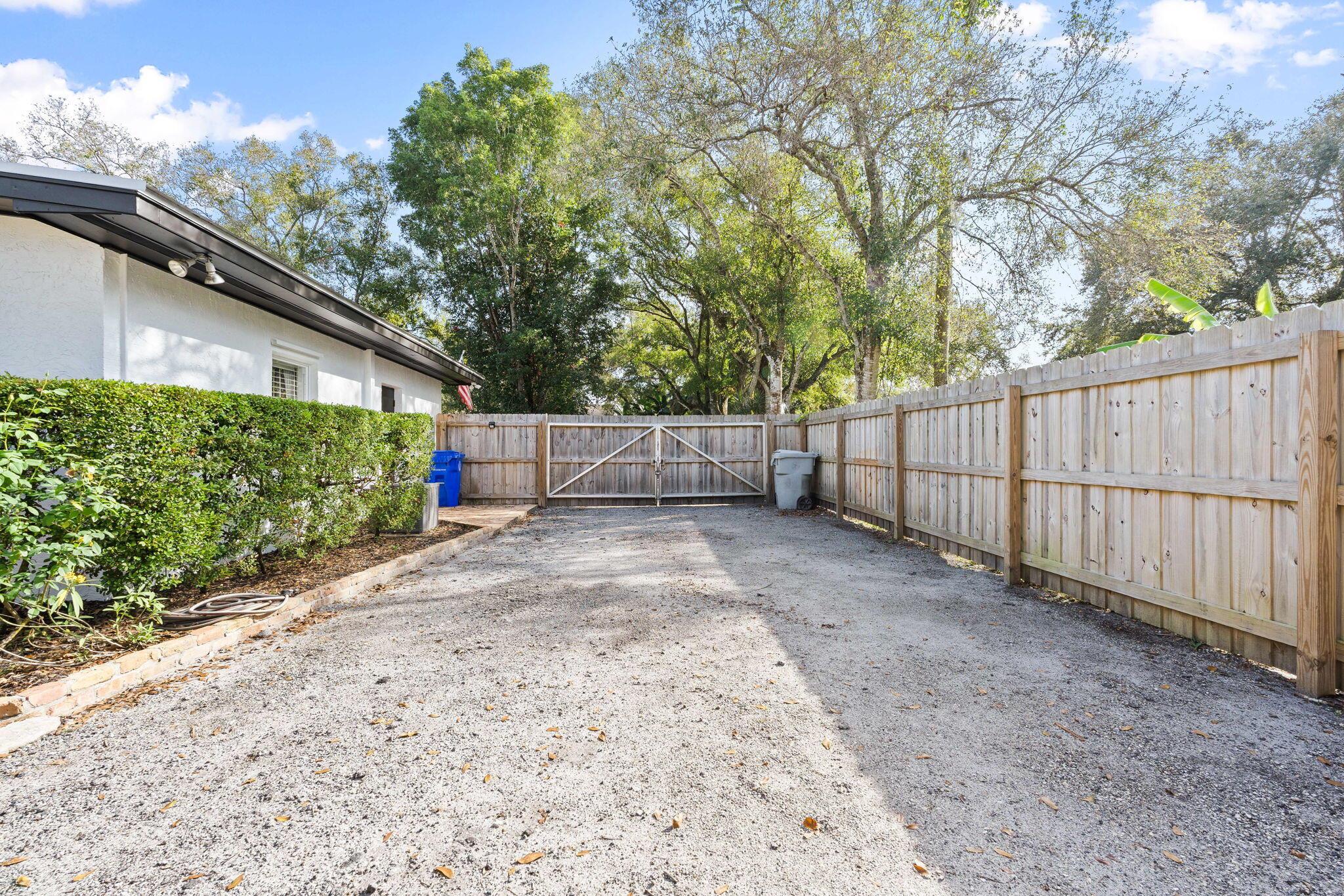CHERRY LANE MANOR - Residential