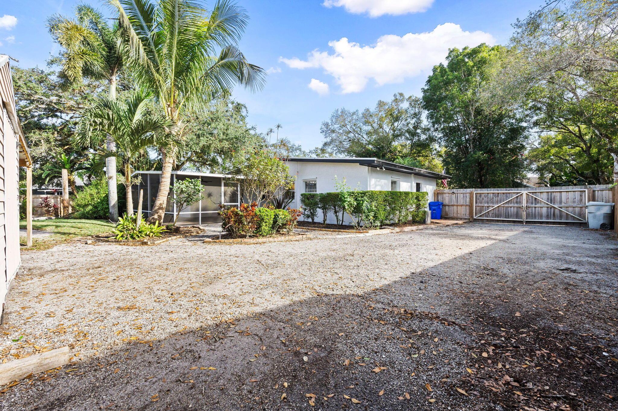 CHERRY LANE MANOR - Residential