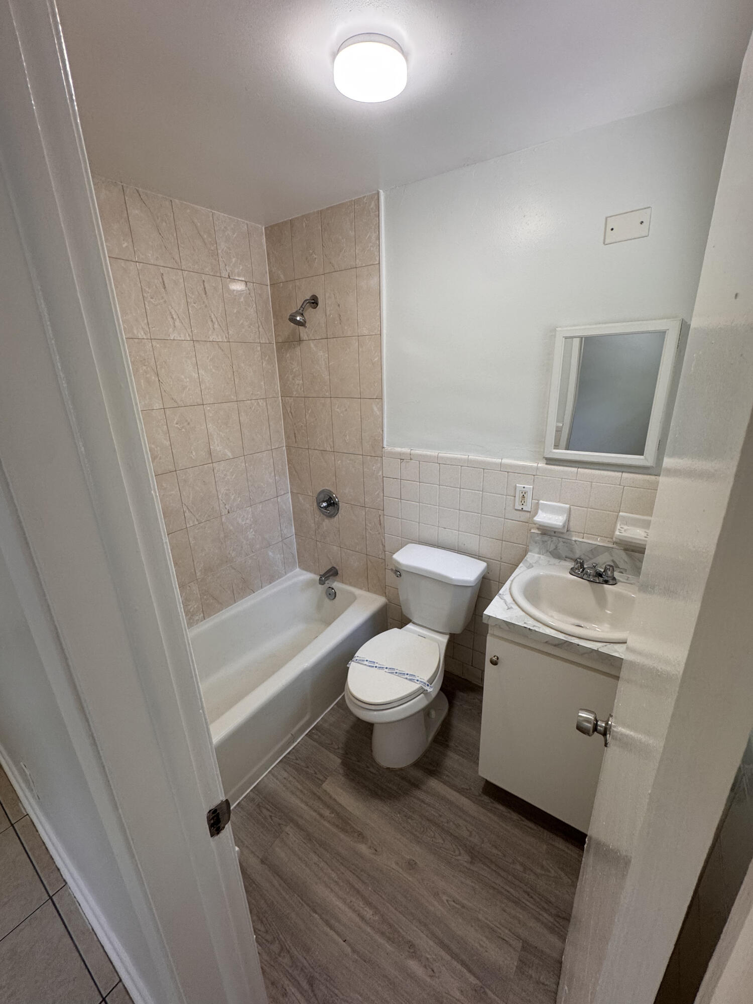 RIVERSIDE NO 3 - Residential Lease