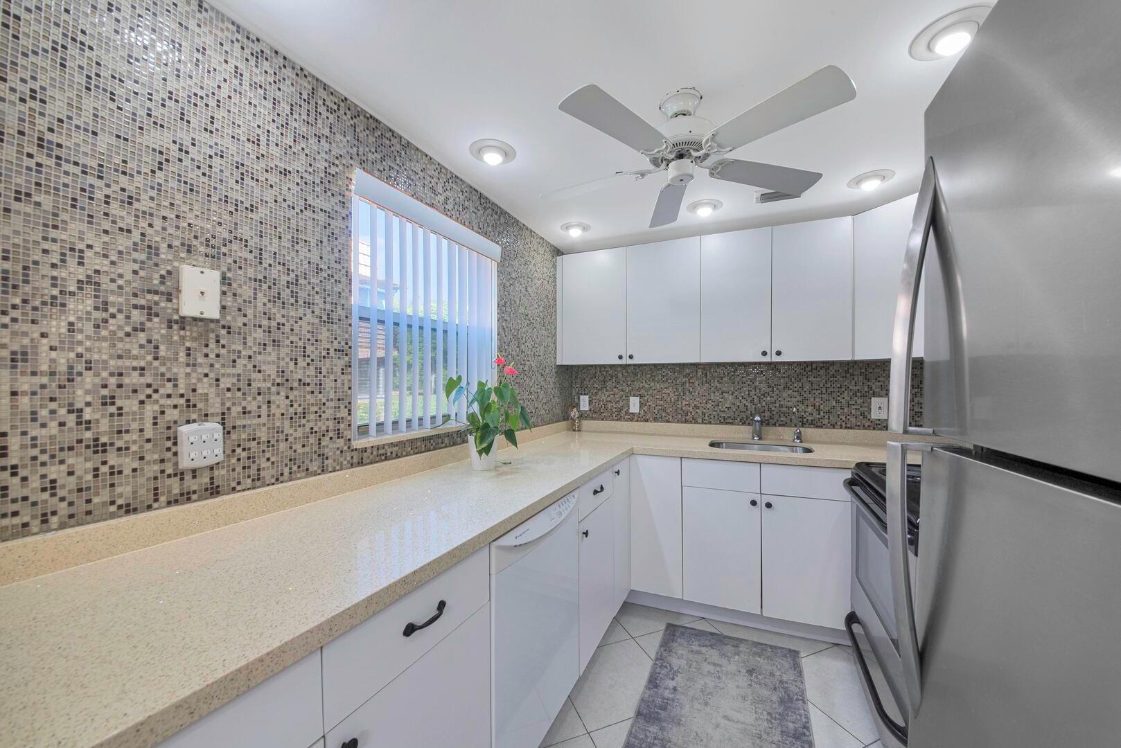 KINGS POINT - Residential