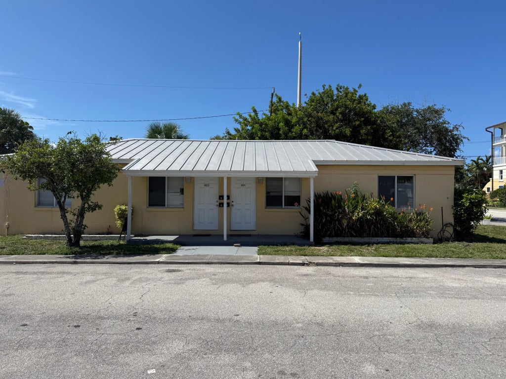 Photo of 400 Metcalf Court, West Palm Beach, FL 33407 (MLS # B26077538)
