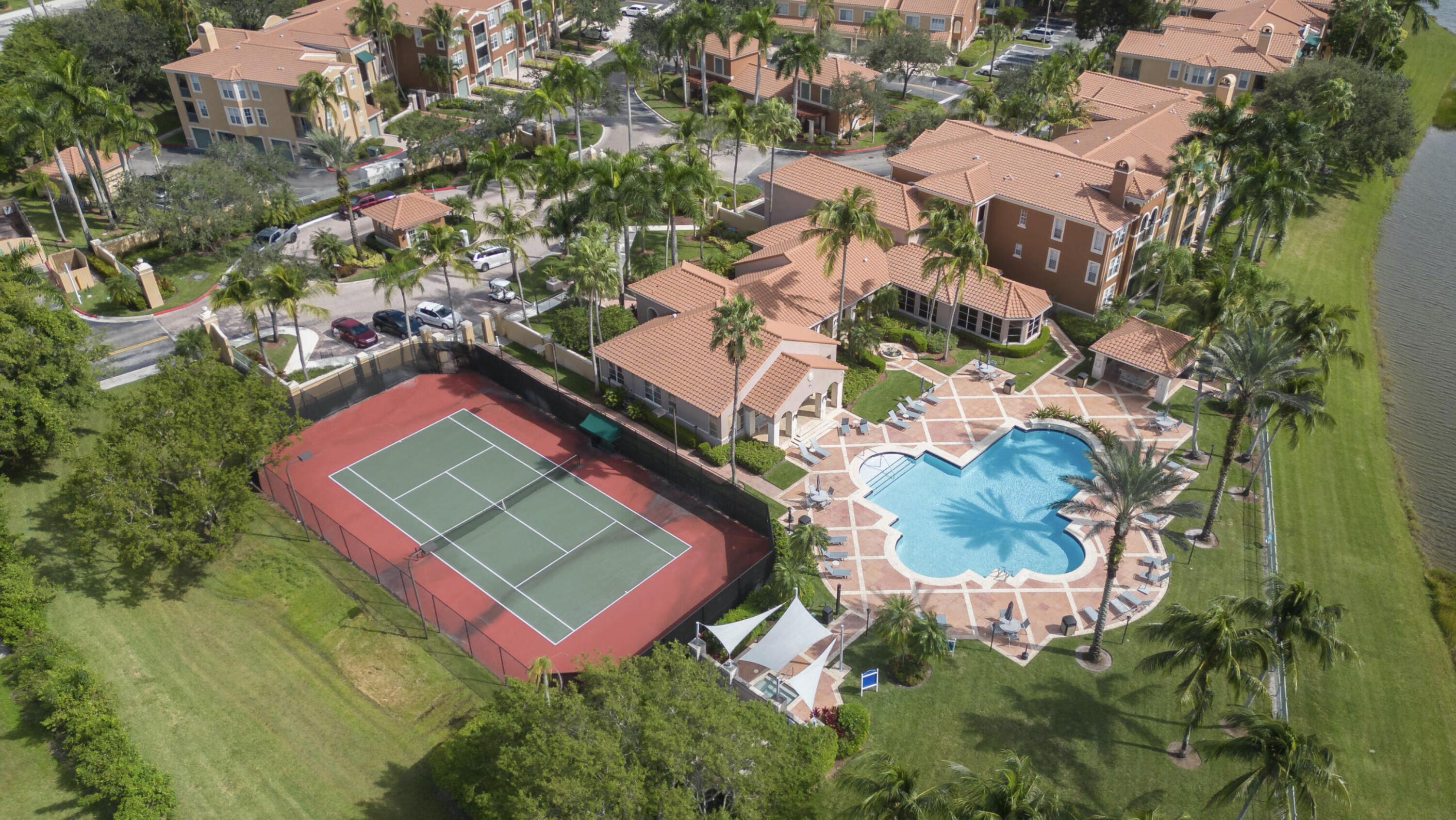 ST ANDREWS AT POLO CLUB CONDO - Residential