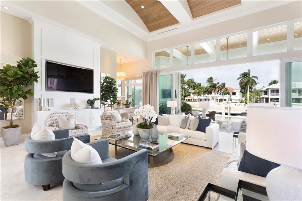 LAGUNA ISLE - Residential