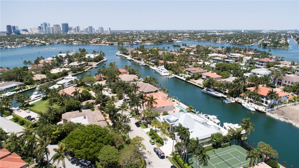 LAGUNA ISLE - Residential