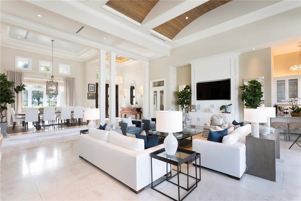 LAGUNA ISLE - Residential