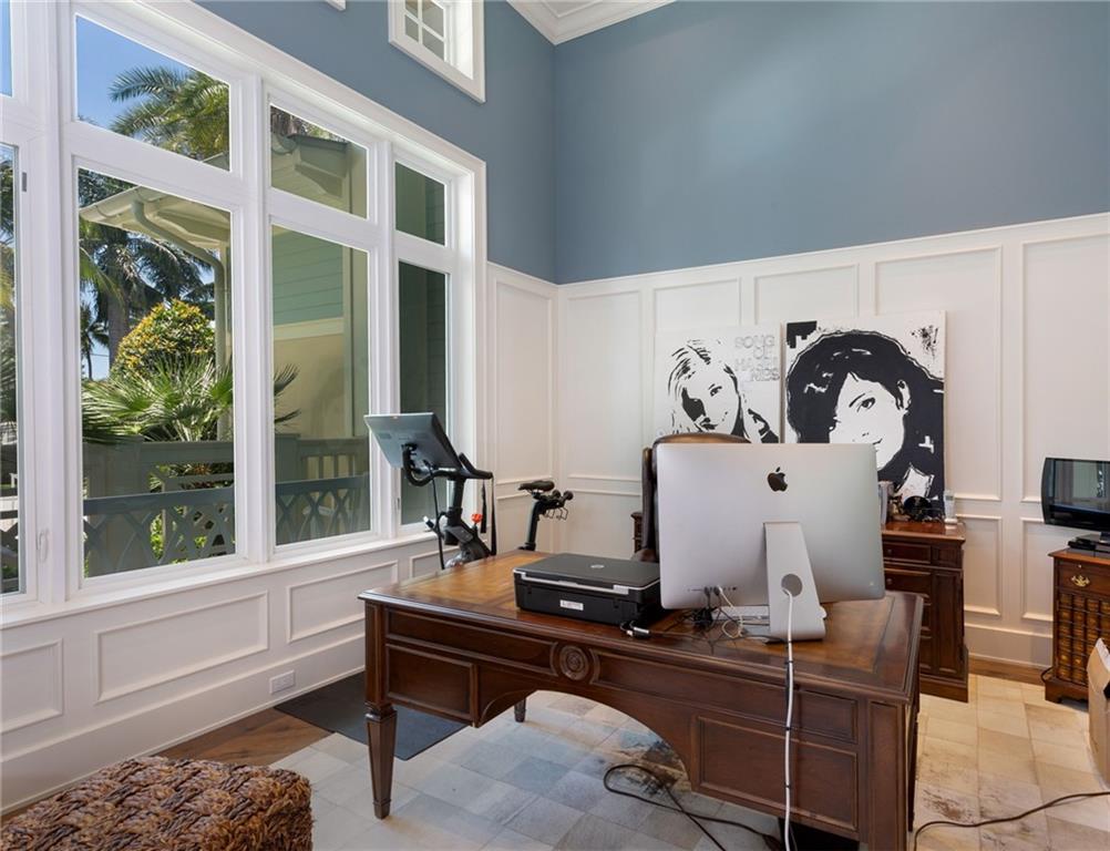 LAGUNA ISLE - Residential