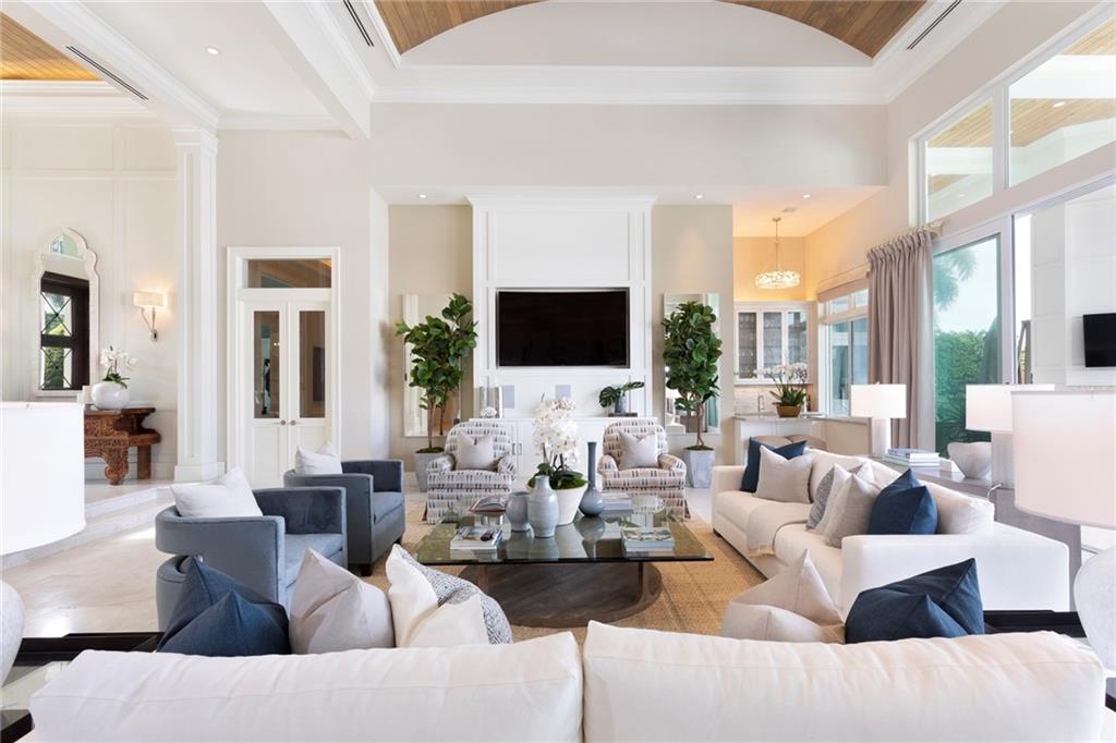 LAGUNA ISLE - Residential