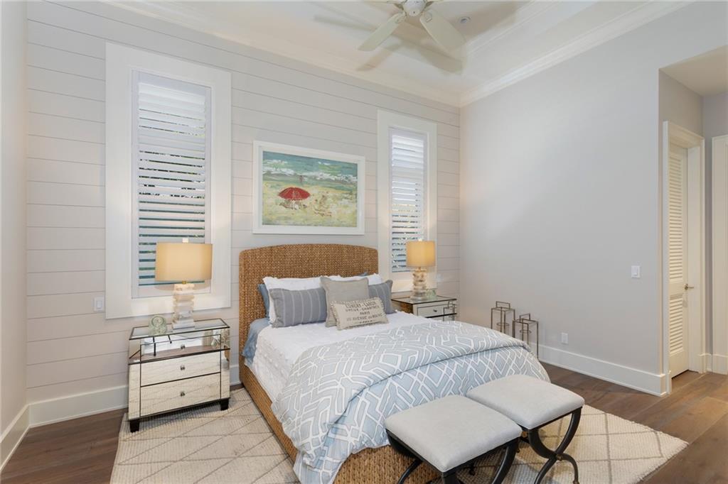 LAGUNA ISLE - Residential