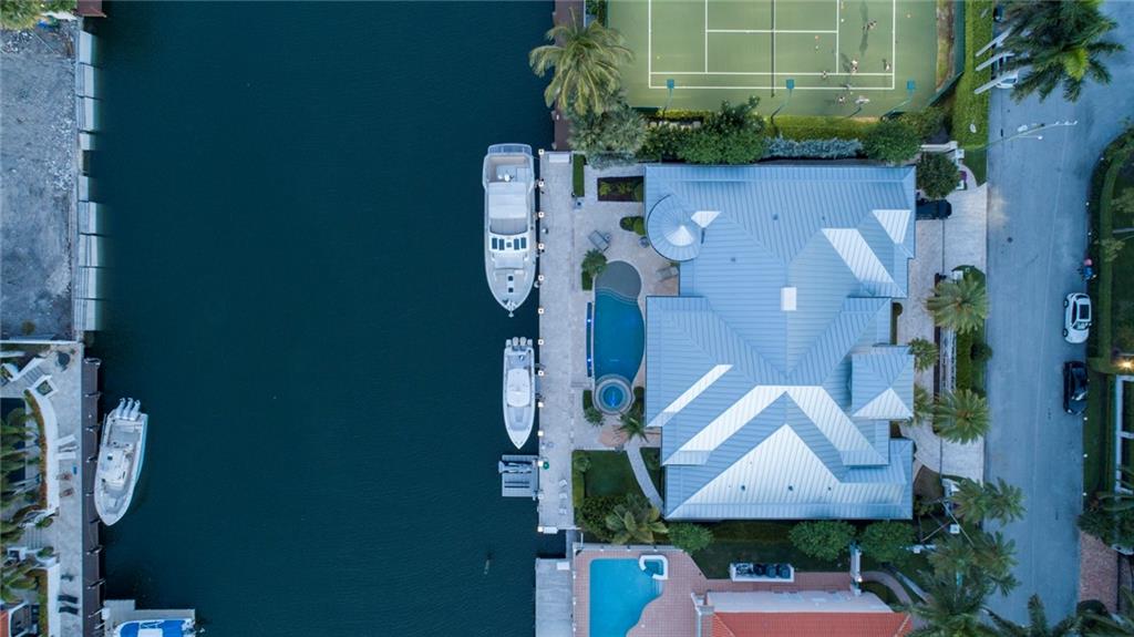 LAGUNA ISLE - Residential