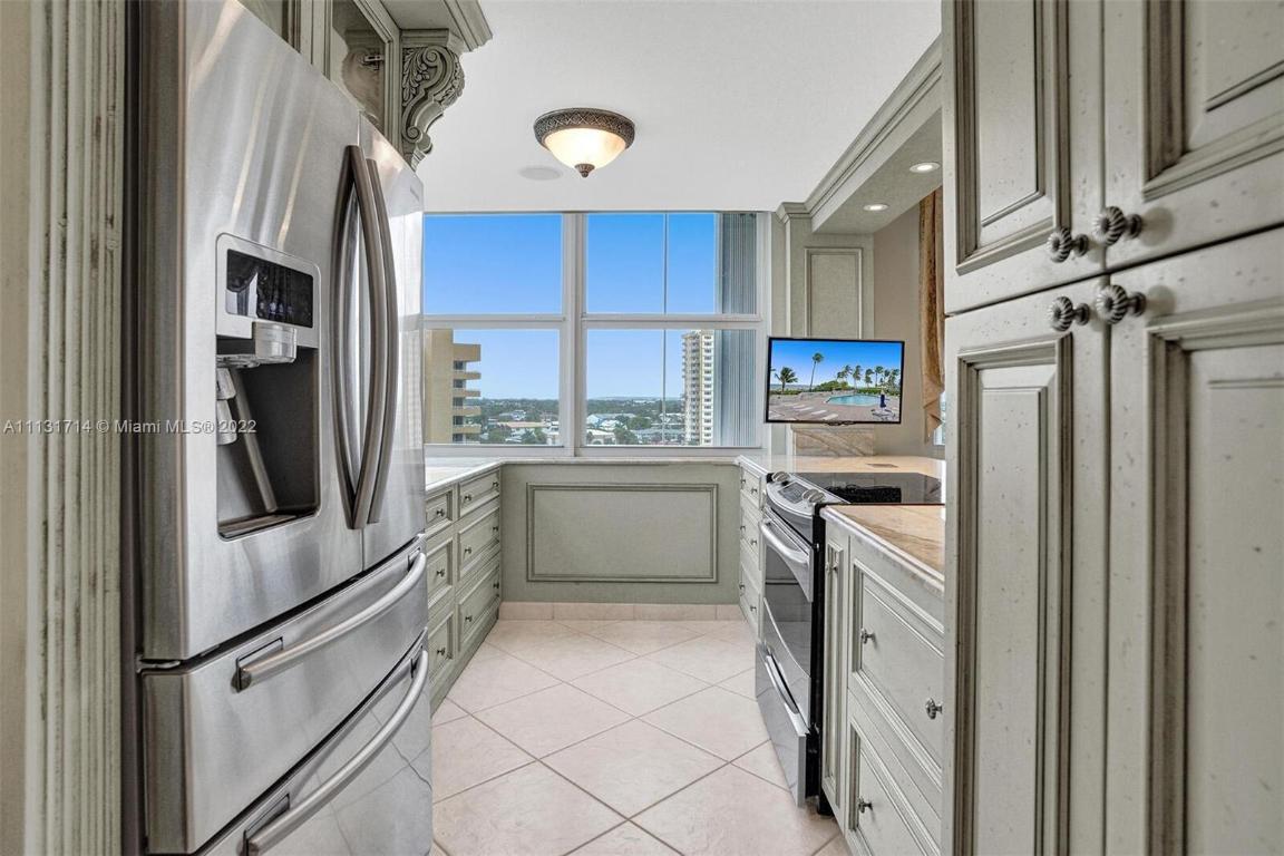 CLARIDGE CONDO - Residential