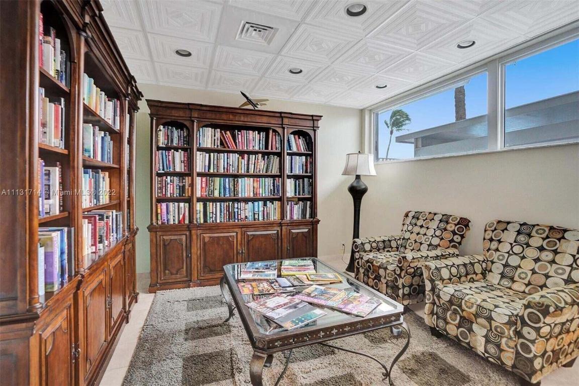 CLARIDGE CONDO - Residential