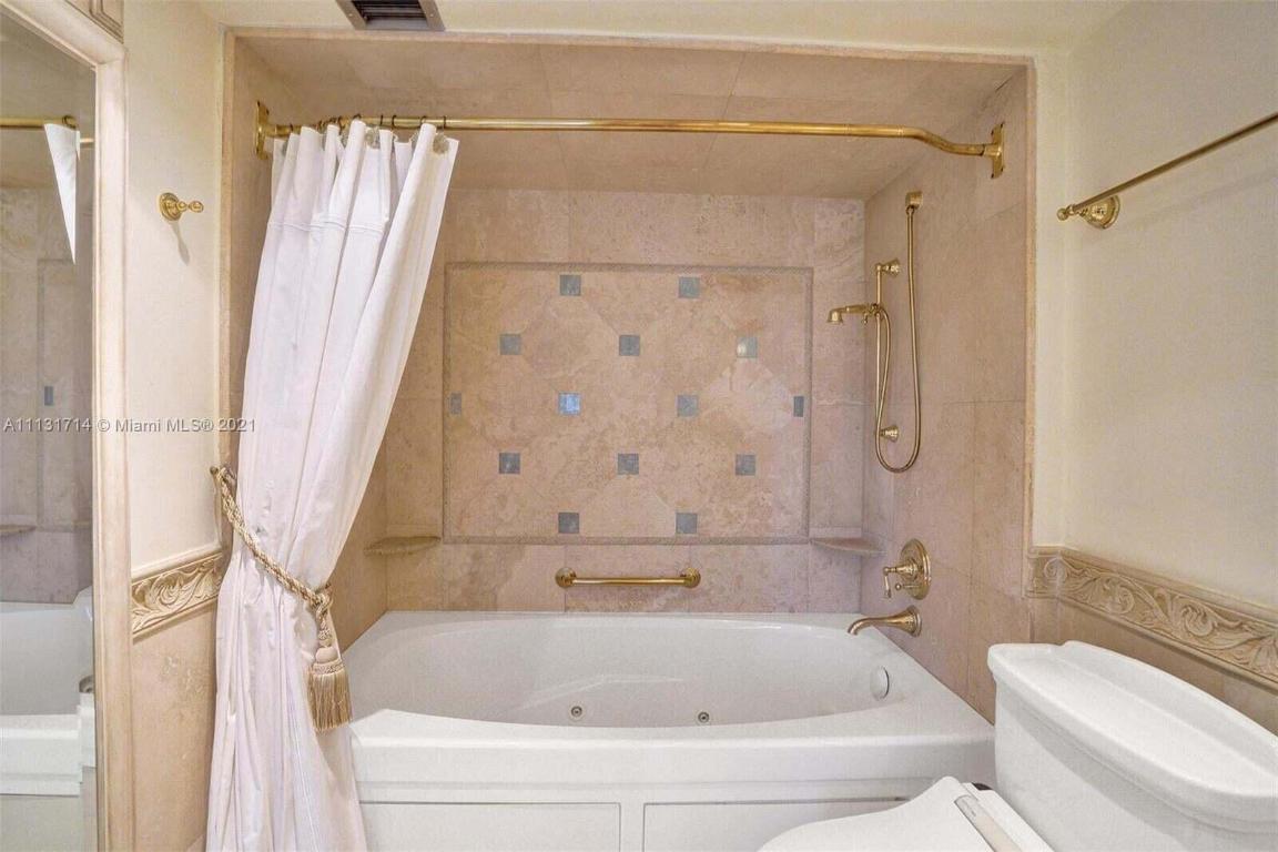 CLARIDGE CONDO - Residential