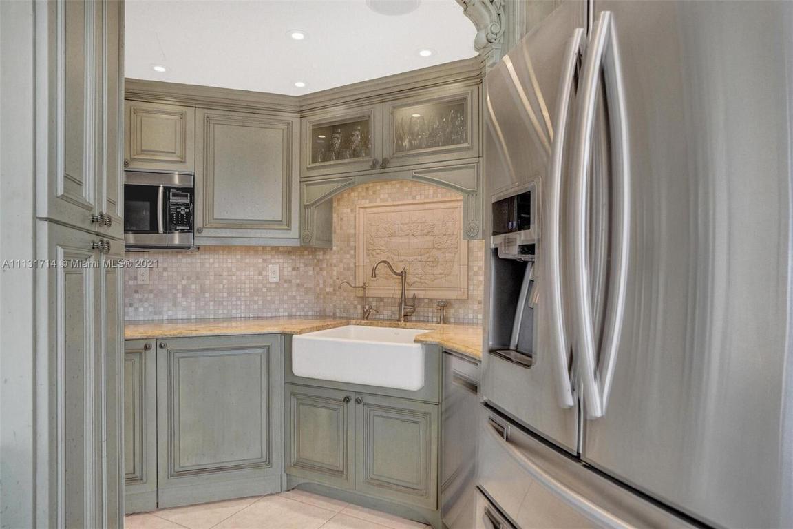 CLARIDGE CONDO - Residential