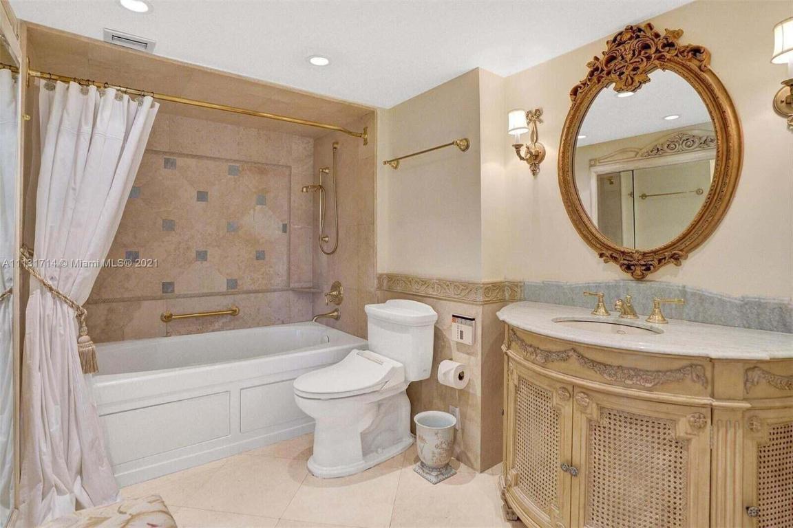 CLARIDGE CONDO - Residential