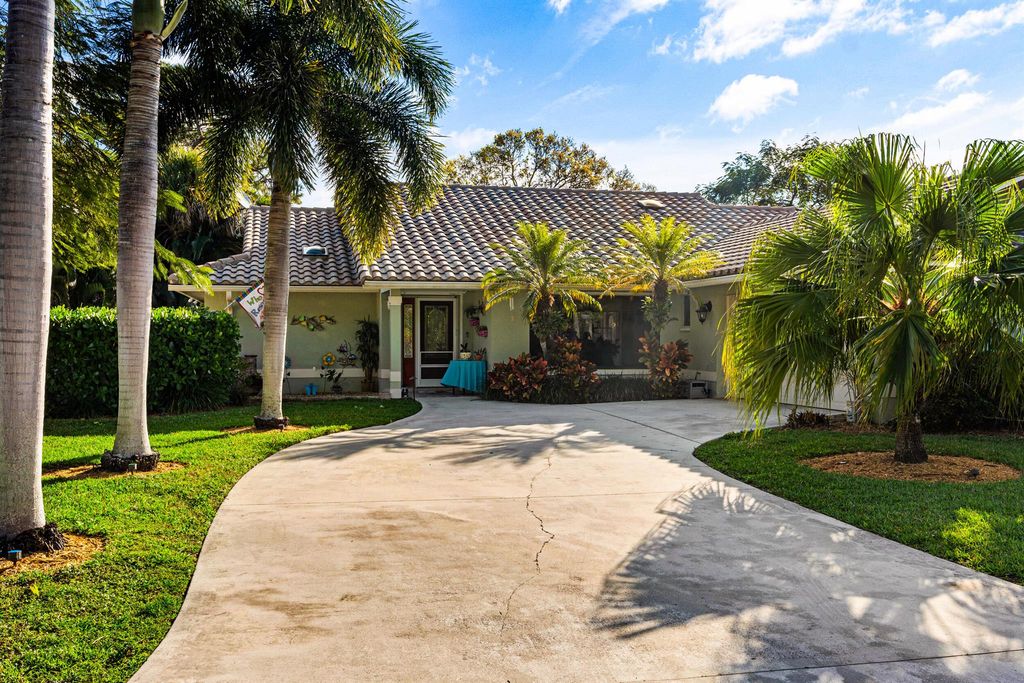 Photo of 3003 SW Seaboard Avenue, Palm City, FL 34990 (MLS # R10959222)