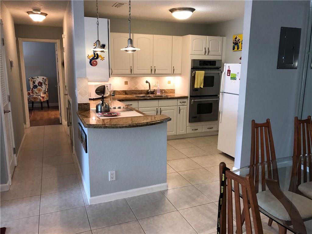Bay Colony Club - Residential