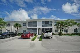 Bay Colony Club - Residential