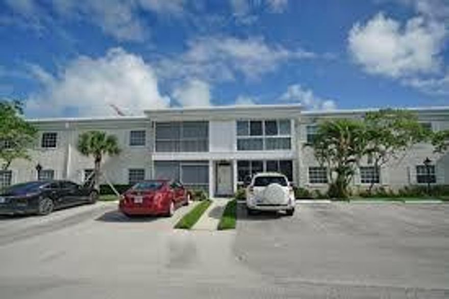 Boaters paradise! Direct intracoastal access and optional dock space available at only $1.50/ft/mo! This 2 bed convertible unit gives you added living space with the option of a second guest/bedroom. Granite counters, double oven washer/dryer, oversized master bed/bath with custom tile, spa tub and high end finishes. Bay Colony boasts 4 pools, tennis,3 clubhouses,gym security,and direct intracoastal frontage. Fantastic location close to everything you need.Shopping,restaurants,and beach!Come fall in love!