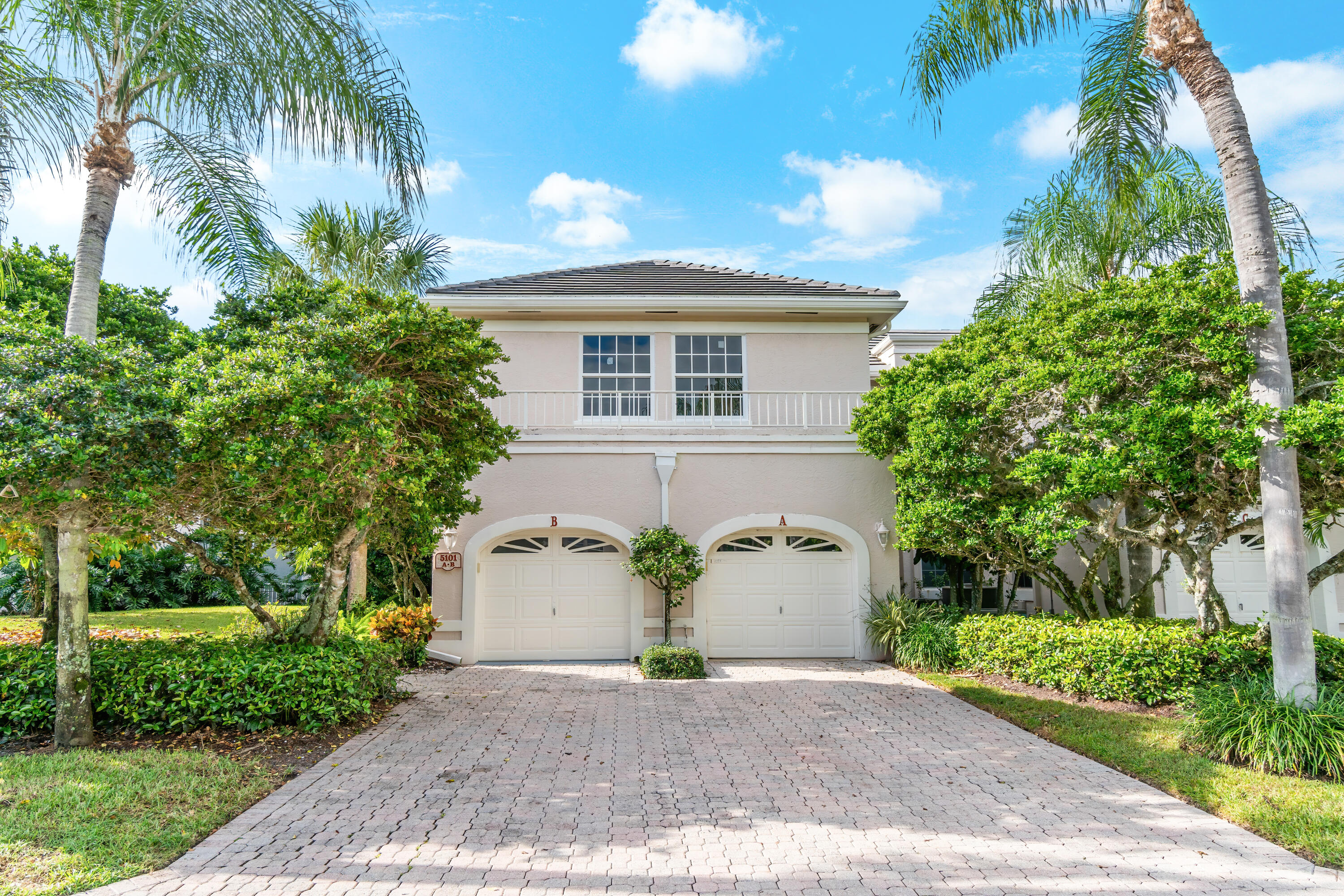 CATALINA / POLO CLUB - Residential