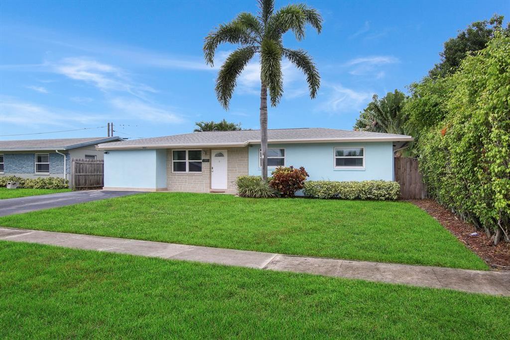 Photo of 3687 Gull Road Rd, Palm Beach Gardens, FL 33410 (MLS # R10817922)