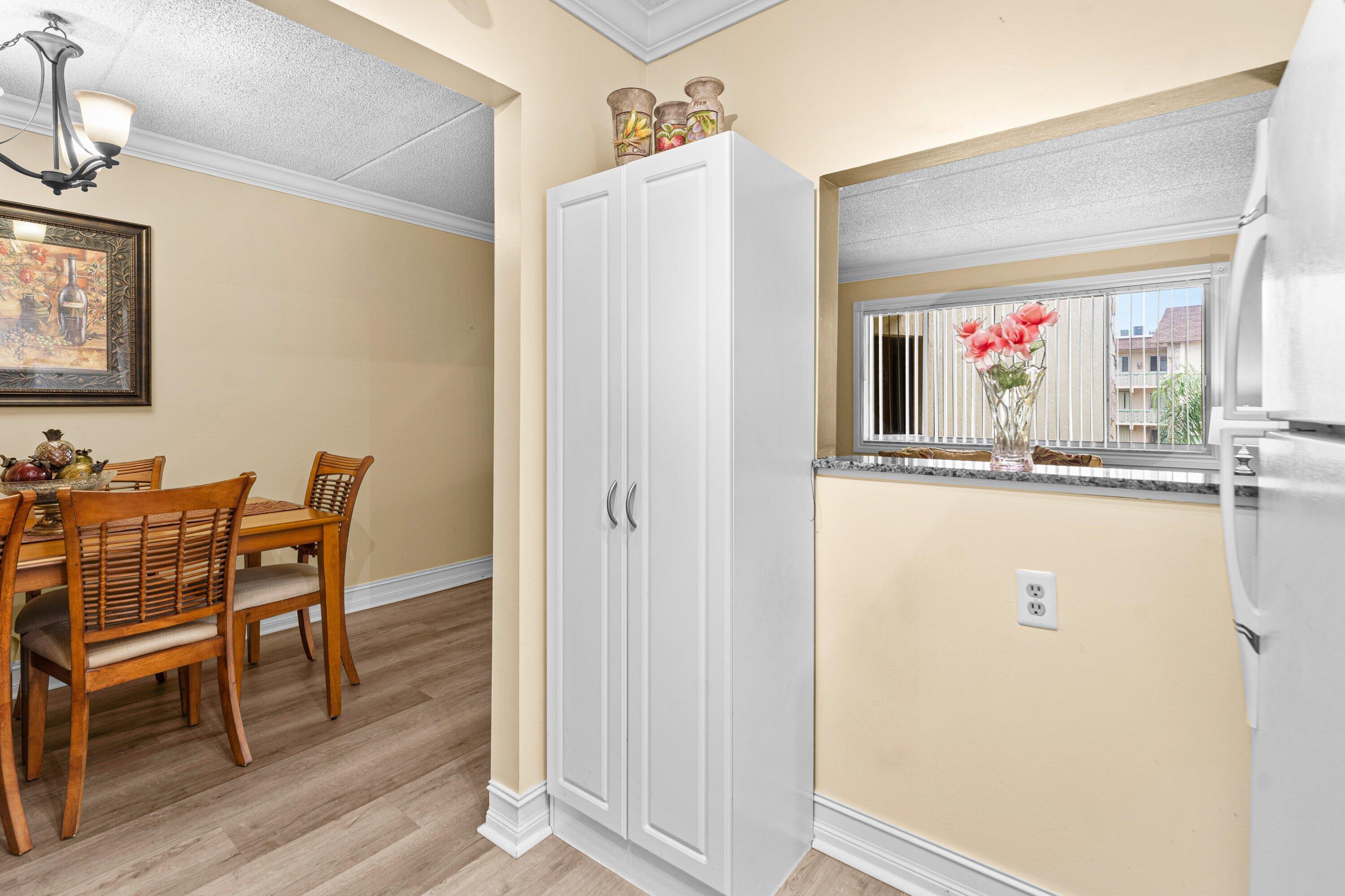 VILLAGE GREEN - Residential