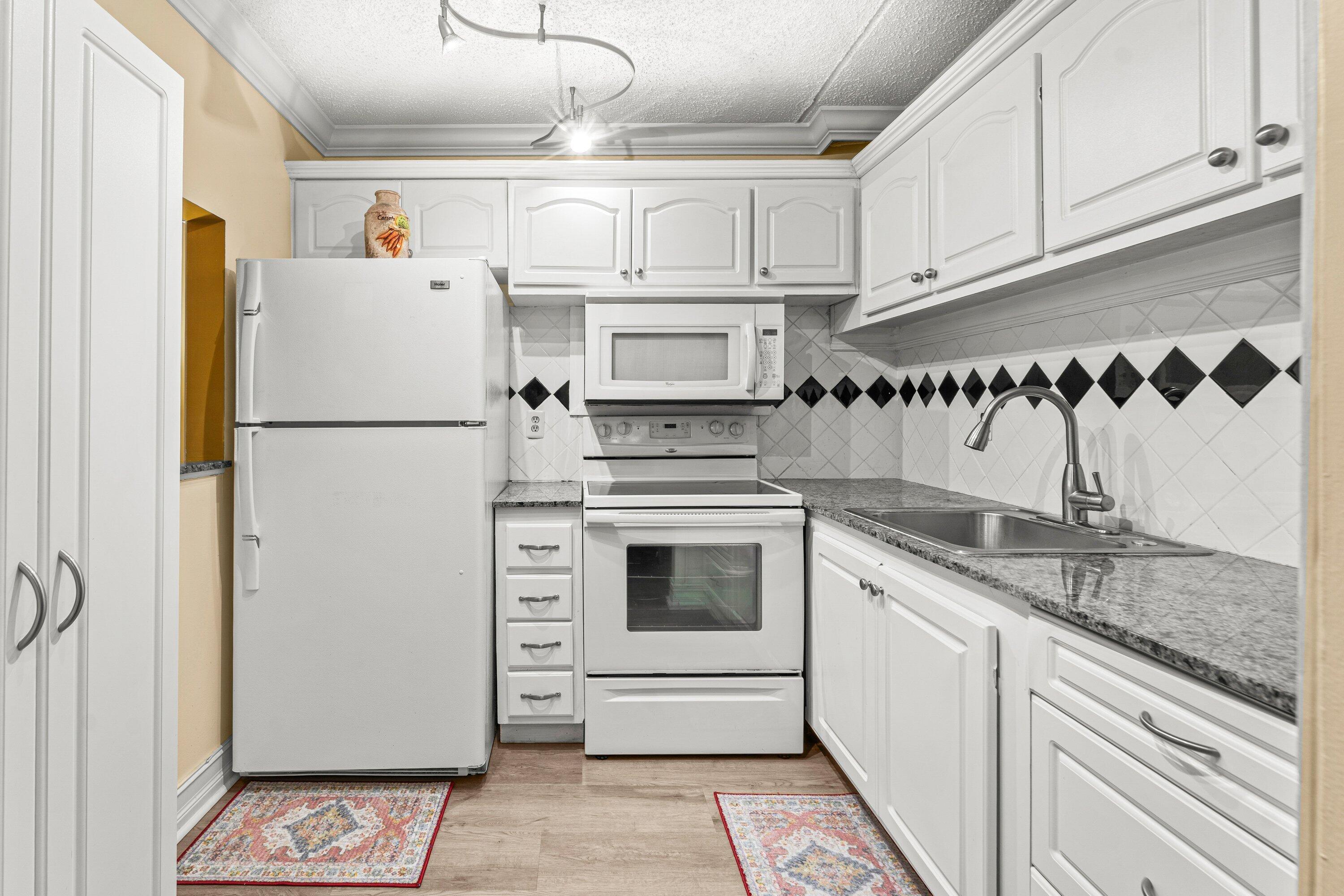 VILLAGE GREEN - Residential