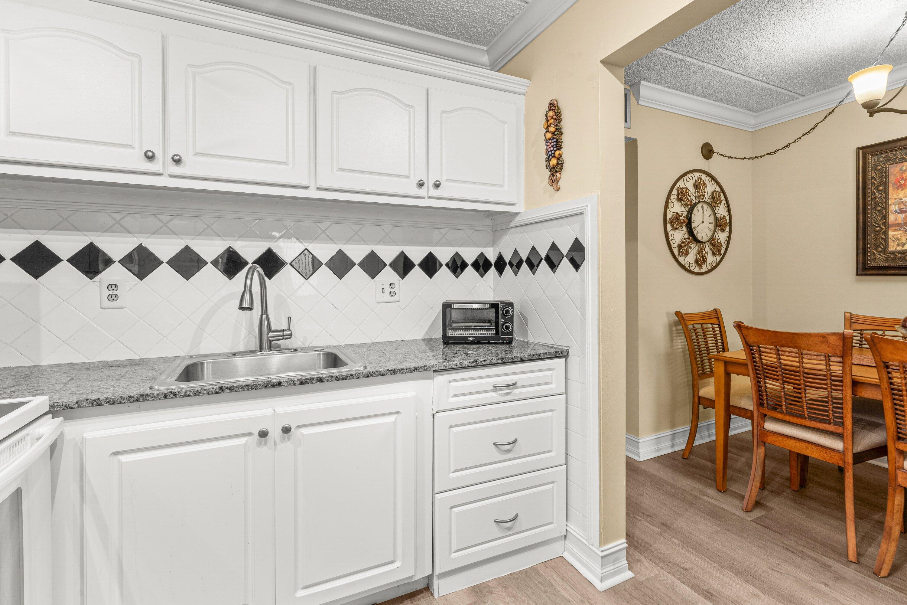 VILLAGE GREEN - Residential