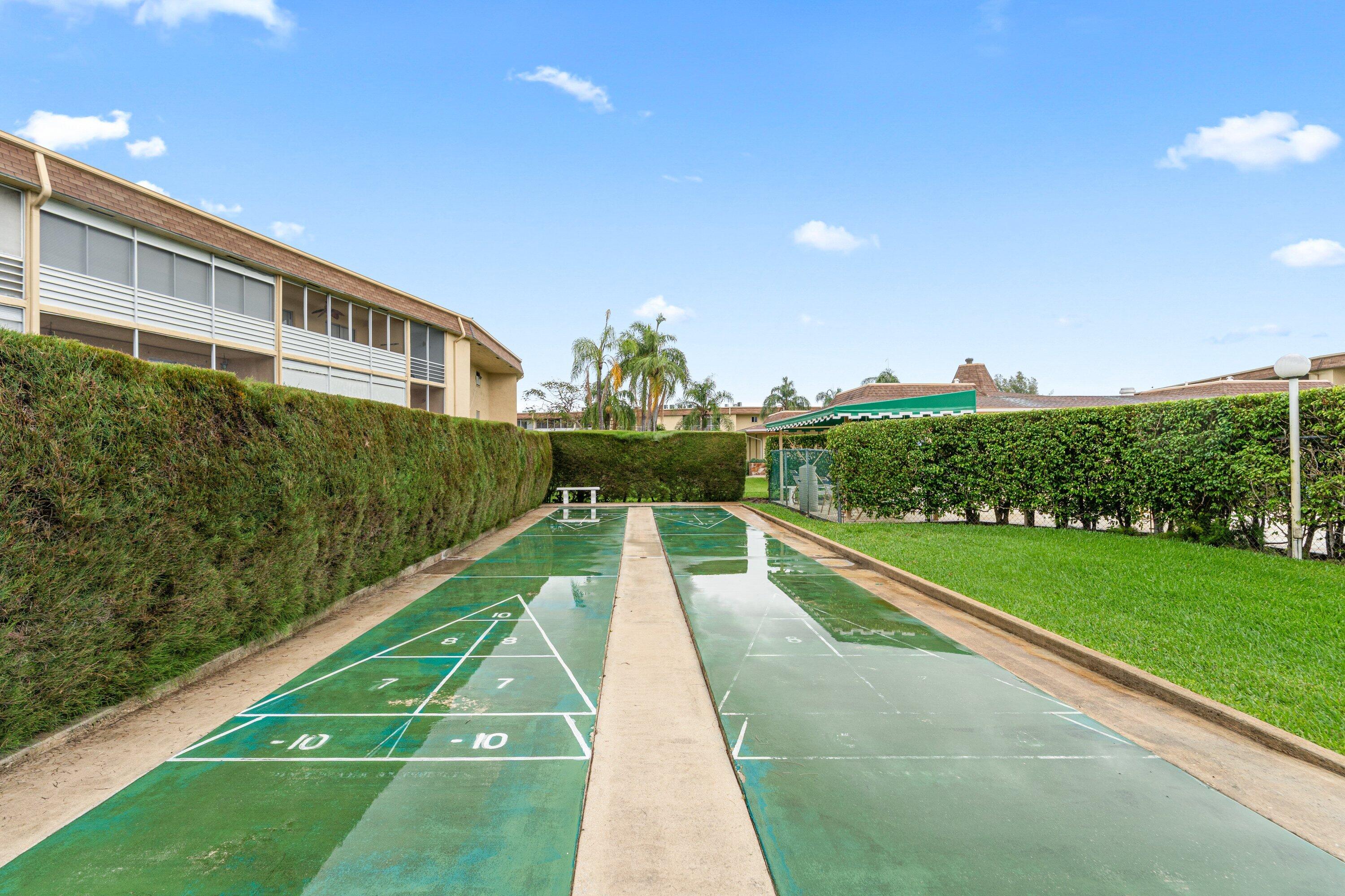 VILLAGE GREEN - Residential