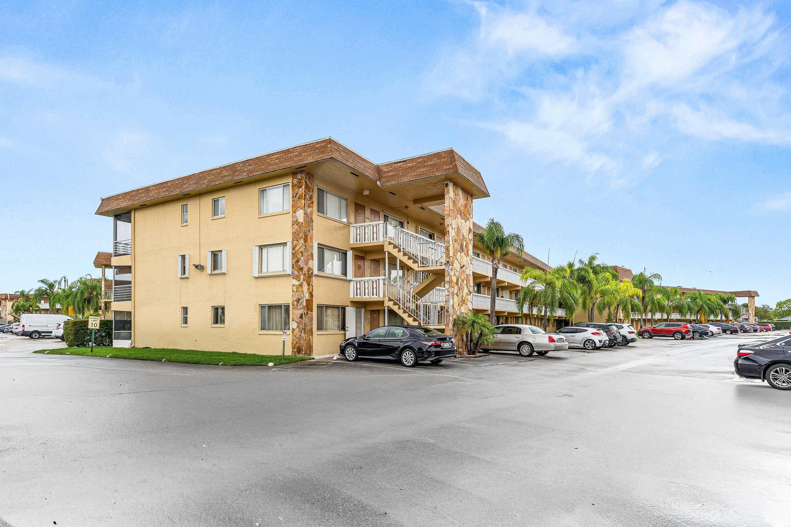 VILLAGE GREEN - Residential