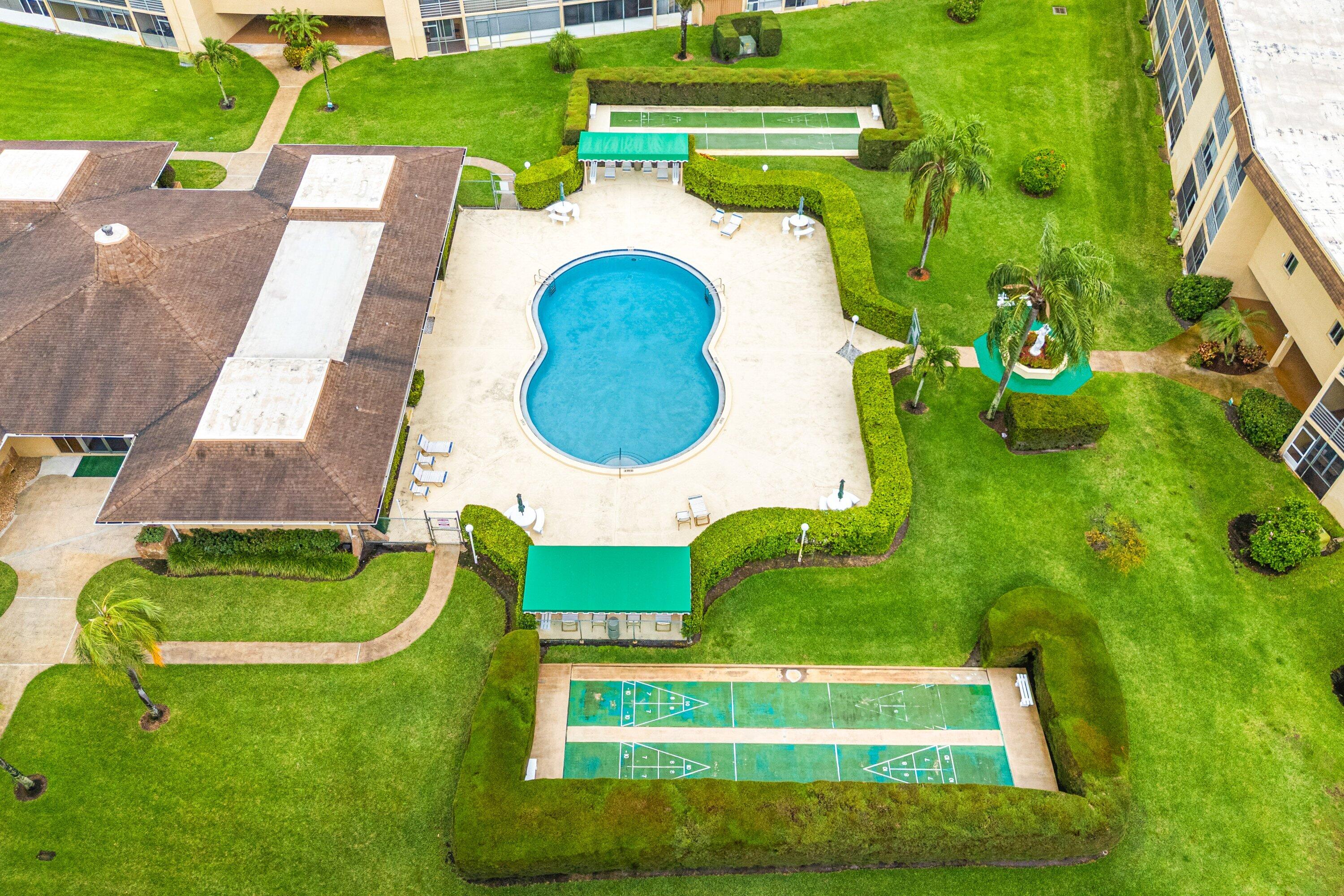 VILLAGE GREEN - Residential