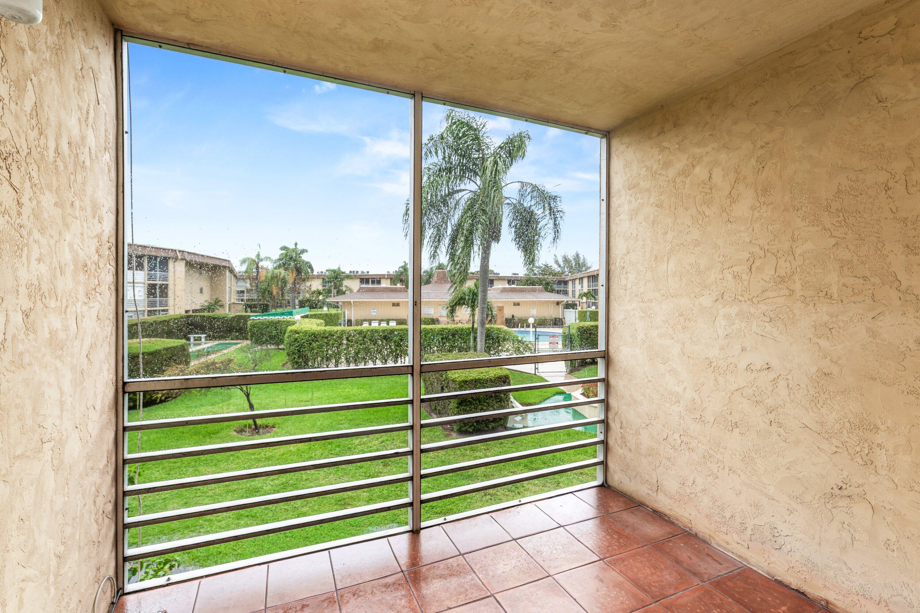 VILLAGE GREEN - Residential