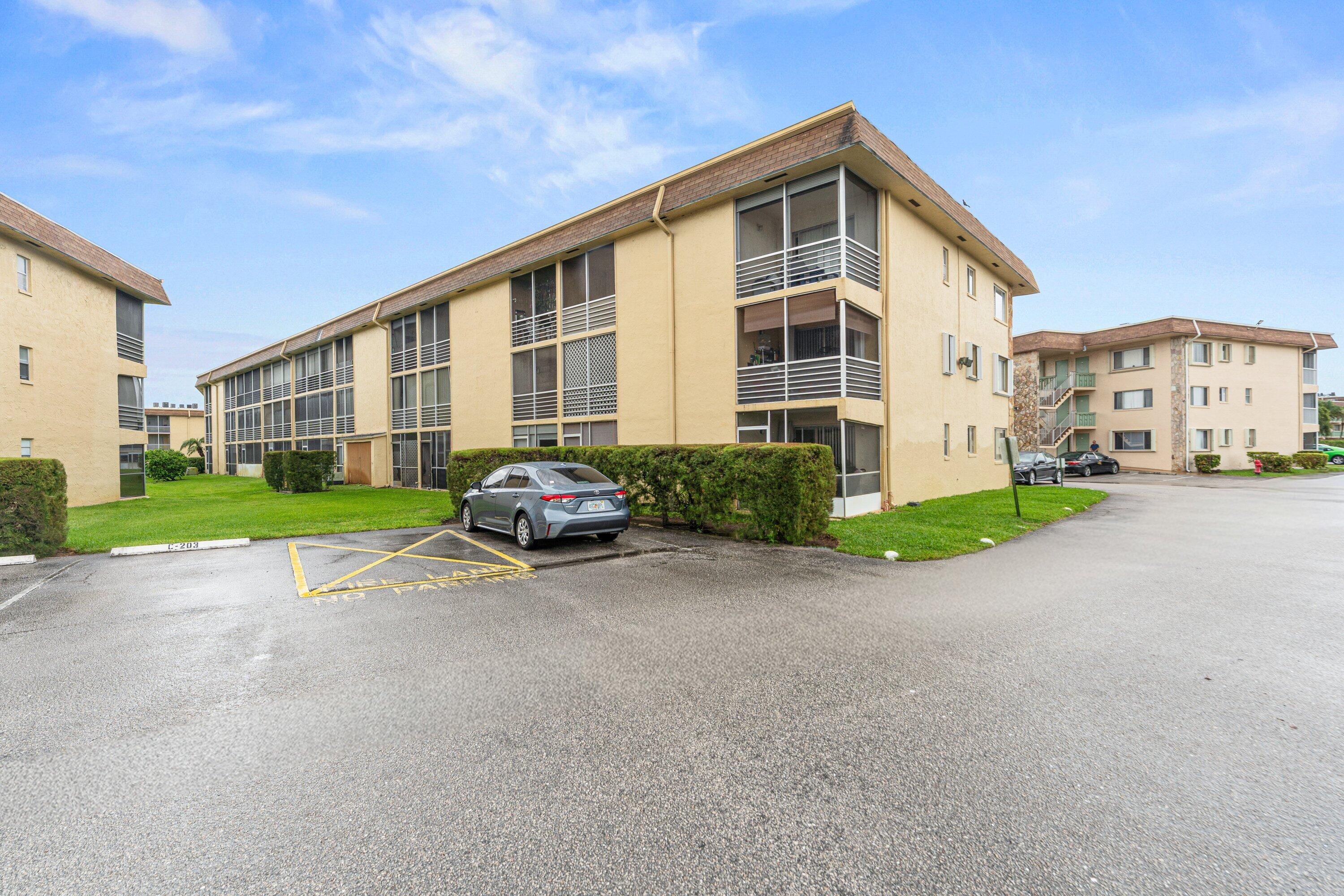 VILLAGE GREEN - Residential