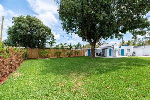2541 NE 181ST ST APT C, NORTH MIAMI BEACH, FL 33160 - Image a65628ff3ec3334beb7f8f1e5029d7da/154176316