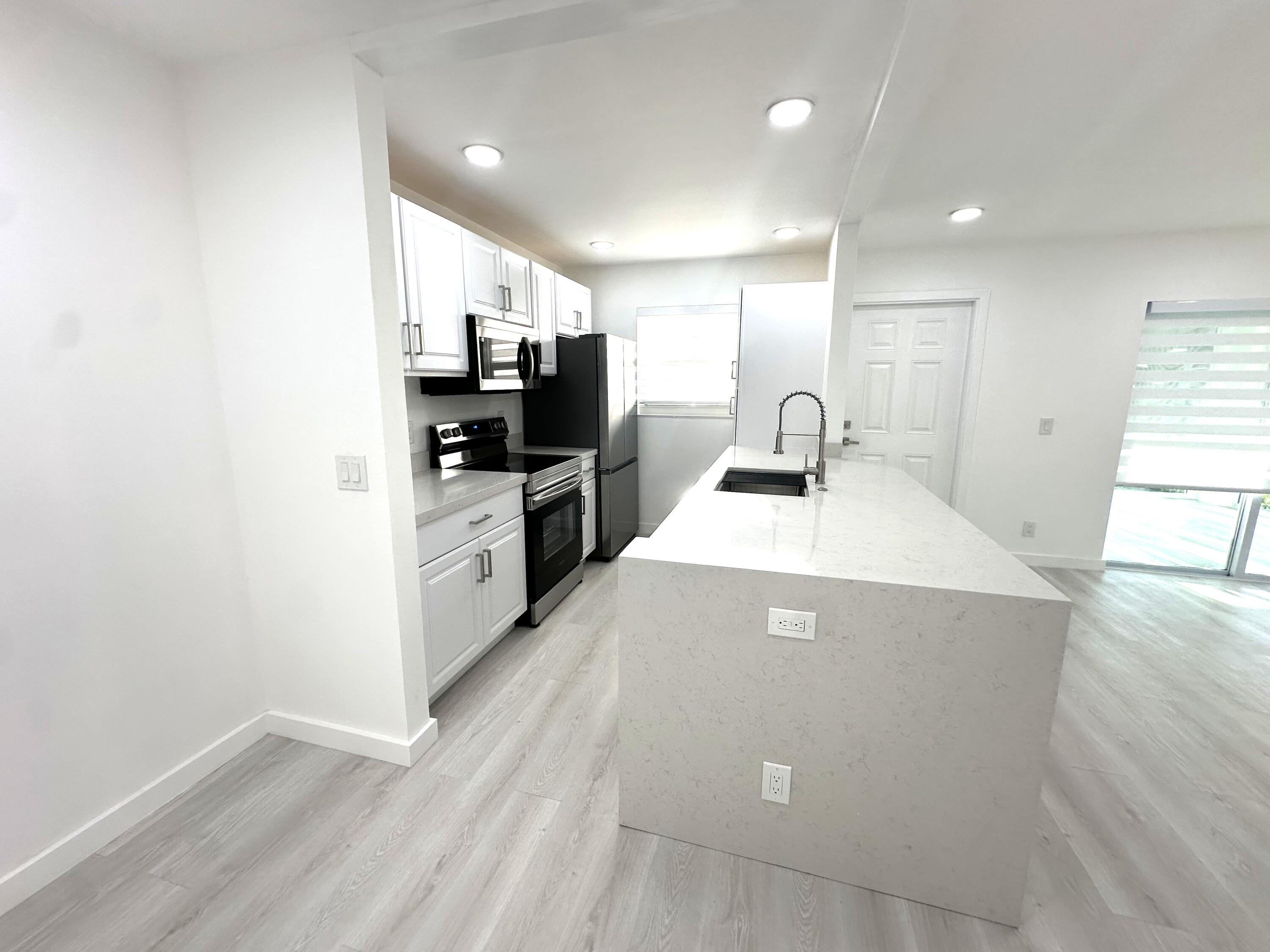 887 North Drive A