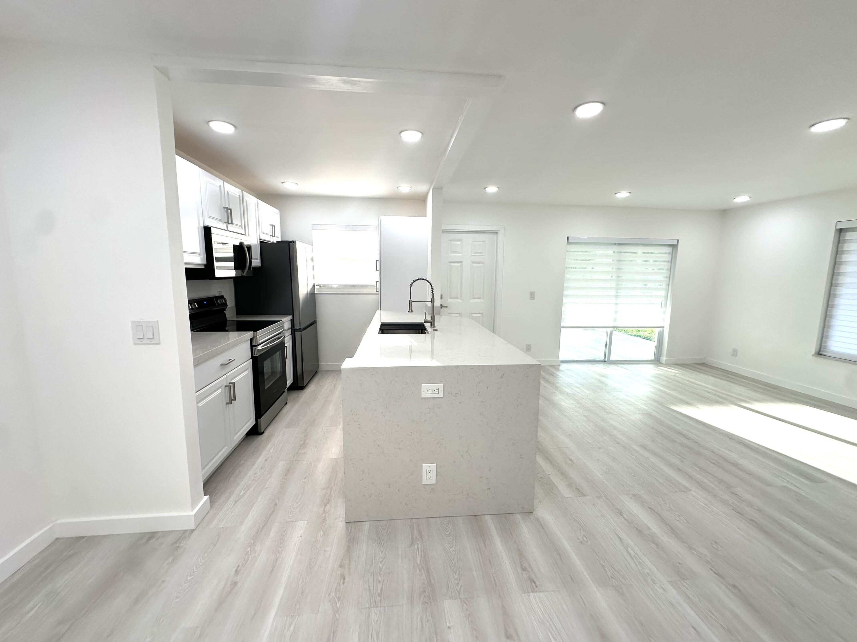 887 North Drive A