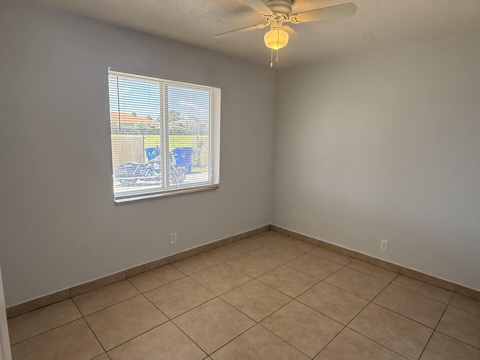 ACREHOME PARK - Residential Lease