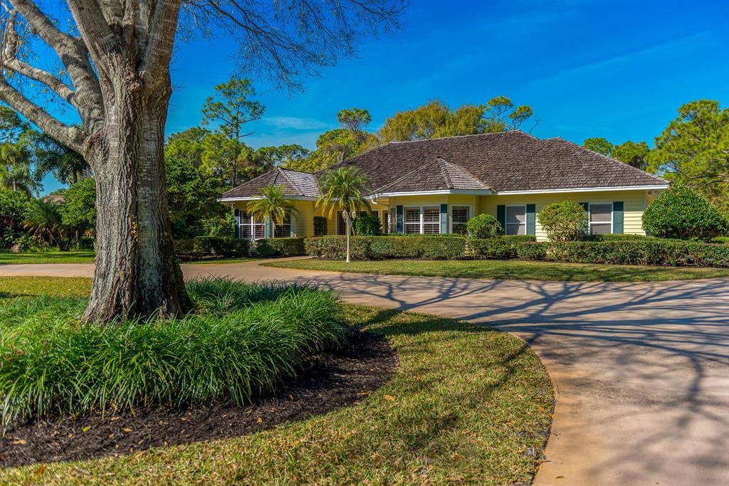 Photo of 7904 Plantation Lakes Drive, Port Saint Lucie, FL 34986 (MLS # R10689465)