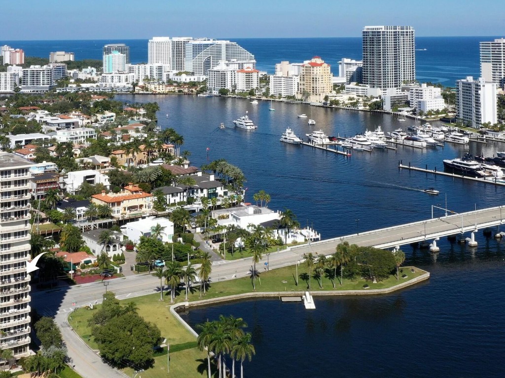 2500 E Las Olas Boulevard 901