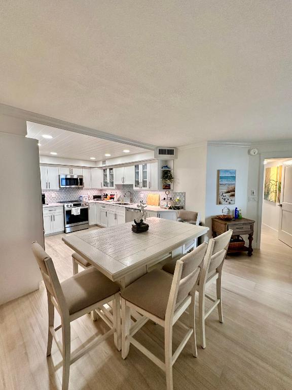 PHOENIX TOWERS CONDO - Residential Lease