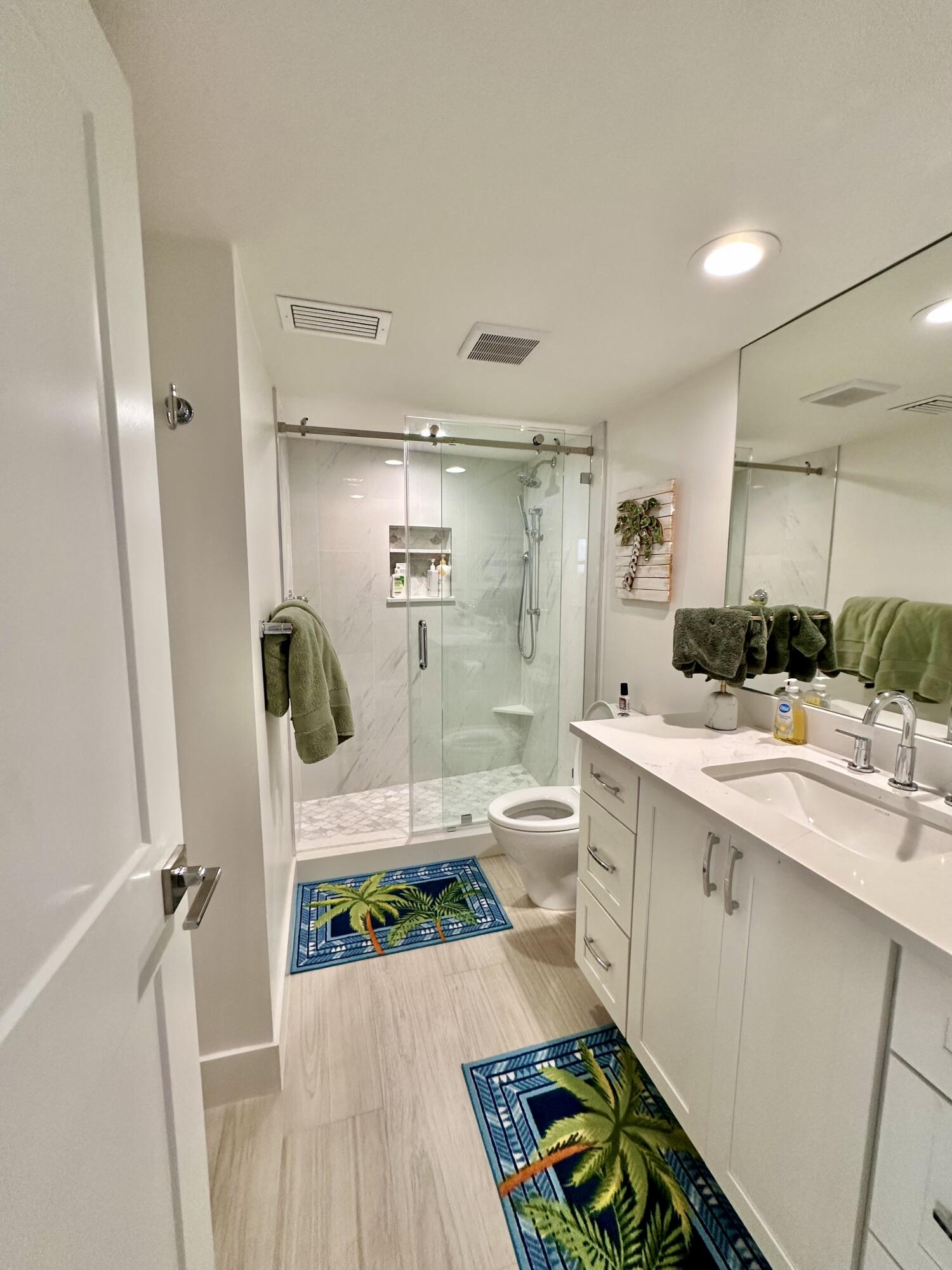 PHOENIX TOWERS CONDO - Residential Lease