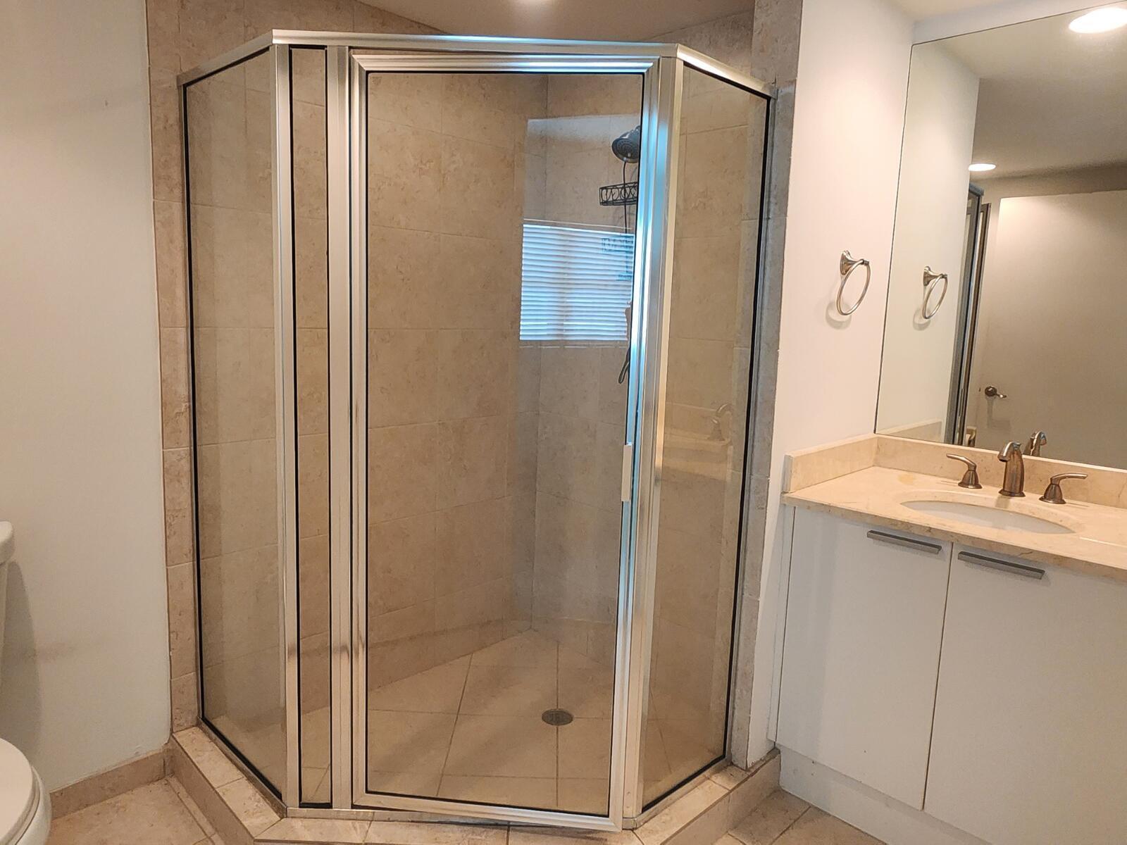 THE OAKS I CONDO - Residential