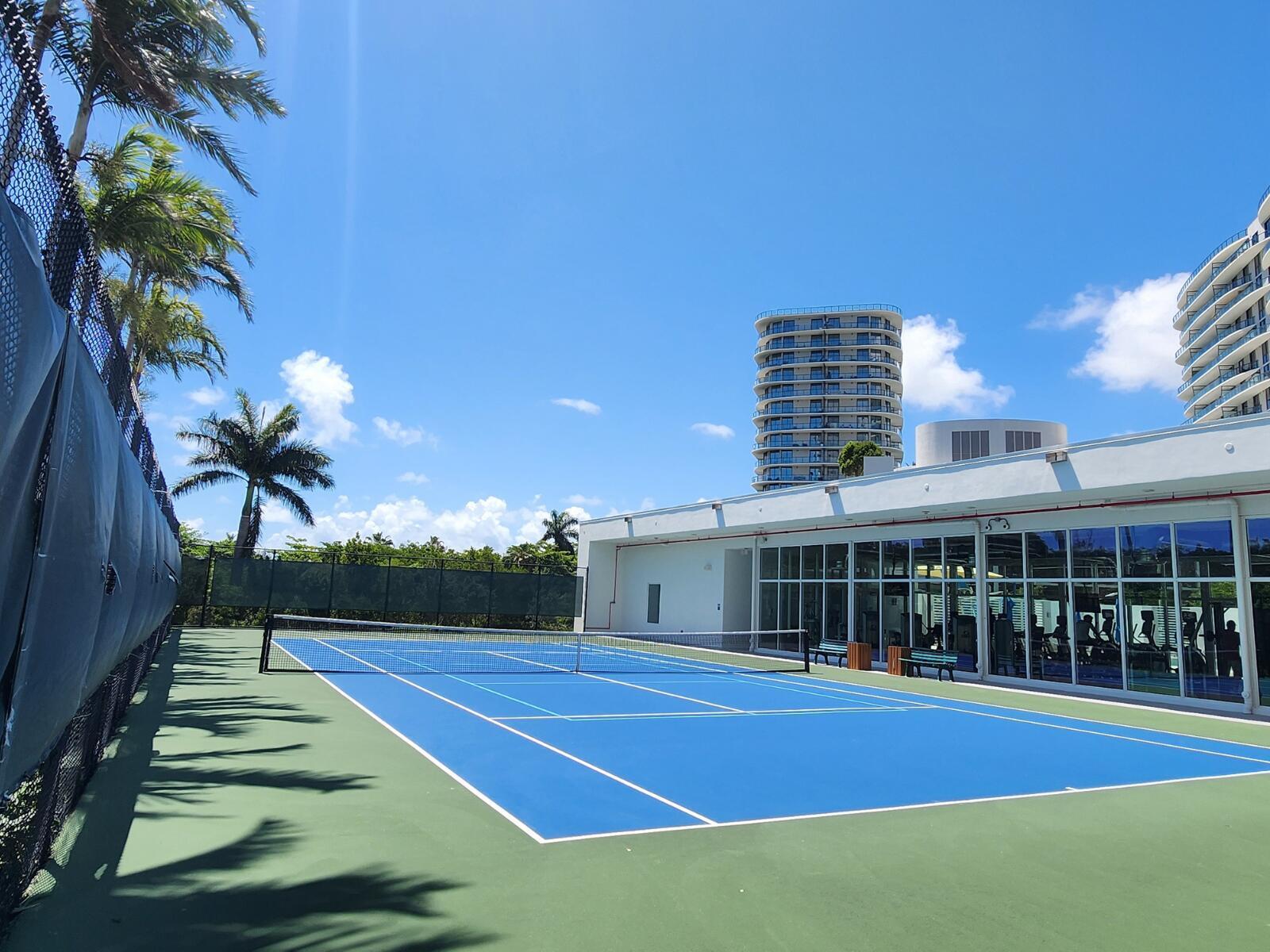 THE OAKS I CONDO - Residential